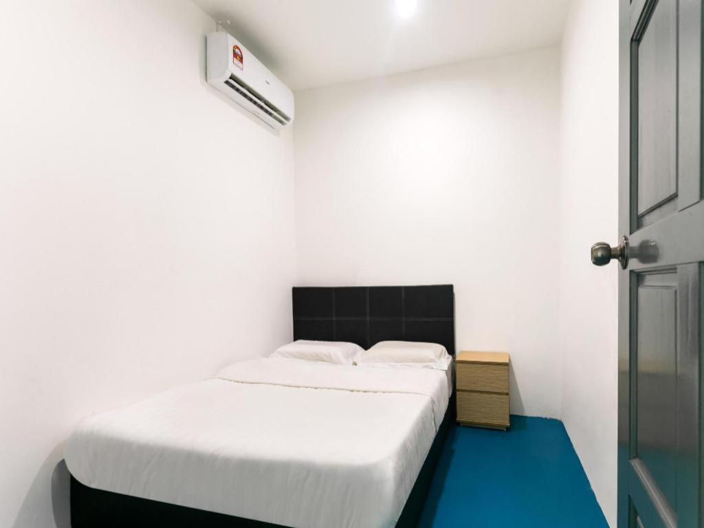 Spot On 89726 Capsule Inn Кота Кинабалу Екстериор снимка