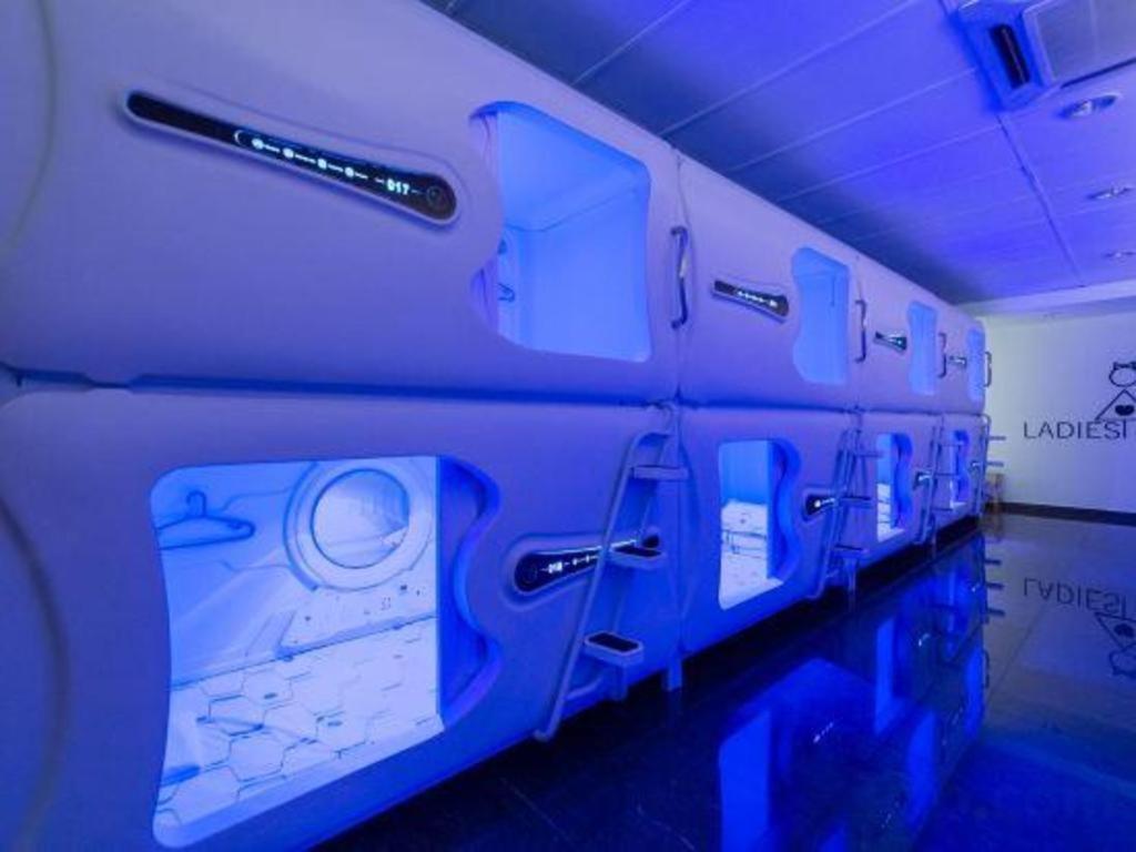 Spot On 89726 Capsule Inn Кота Кинабалу Екстериор снимка