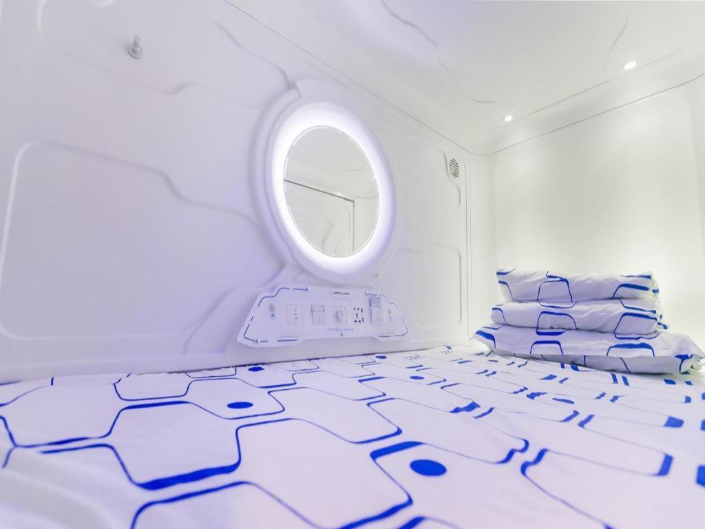 Spot On 89726 Capsule Inn Кота Кинабалу Екстериор снимка