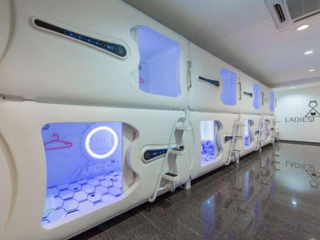 Spot On 89726 Capsule Inn Кота Кинабалу Екстериор снимка
