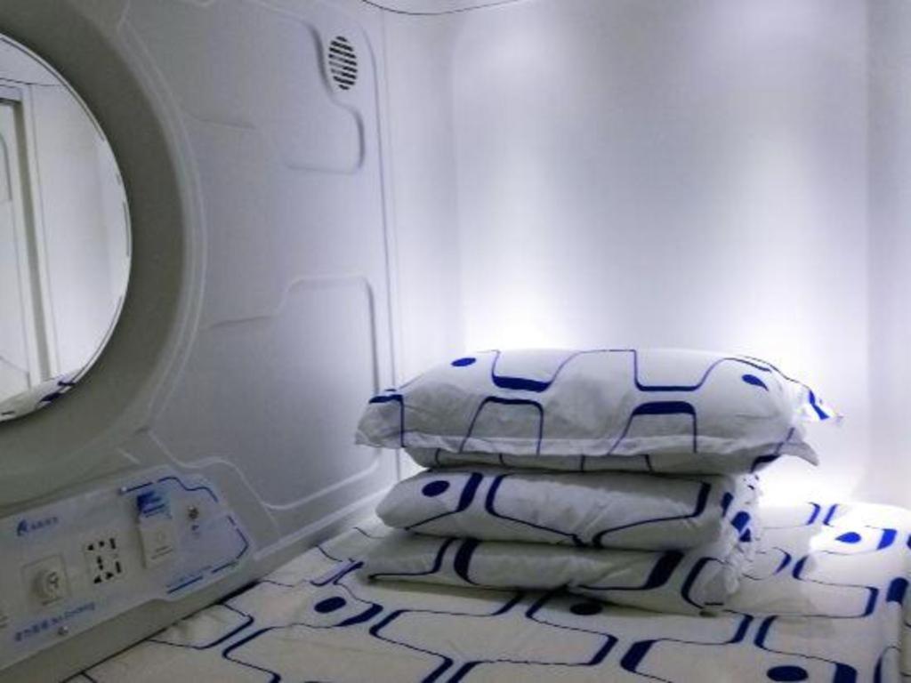 Spot On 89726 Capsule Inn Кота Кинабалу Екстериор снимка