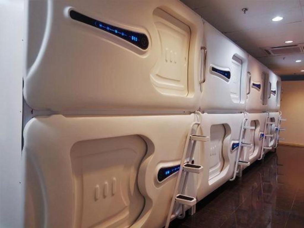 Spot On 89726 Capsule Inn Кота Кинабалу Екстериор снимка