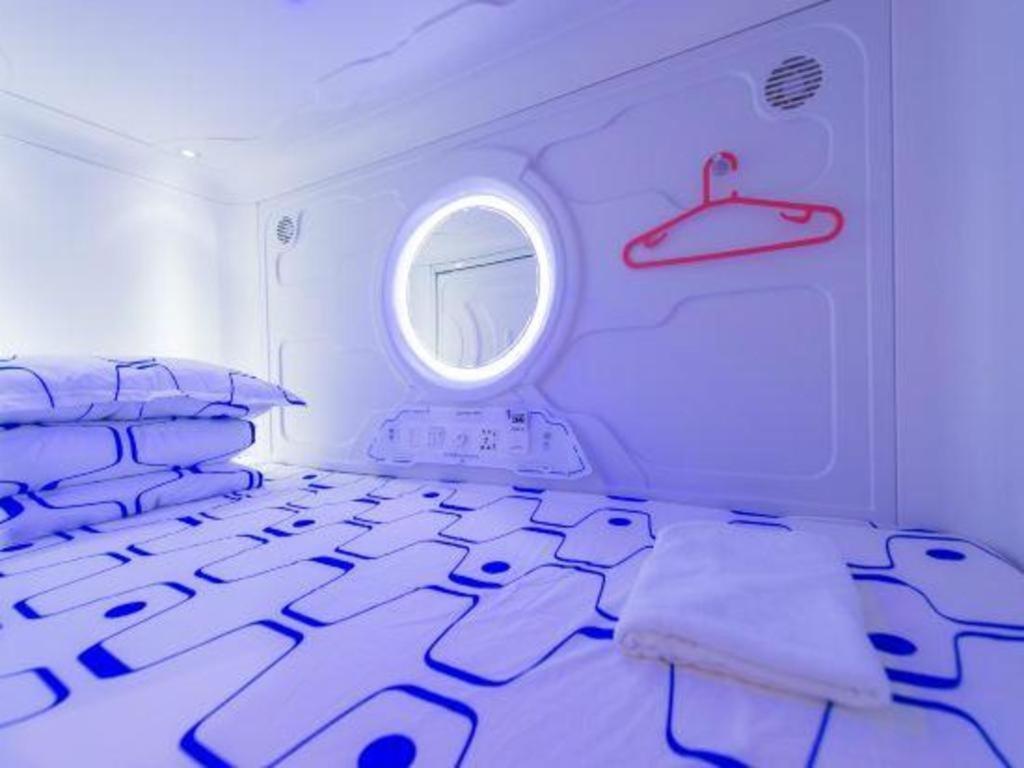 Spot On 89726 Capsule Inn Кота Кинабалу Екстериор снимка