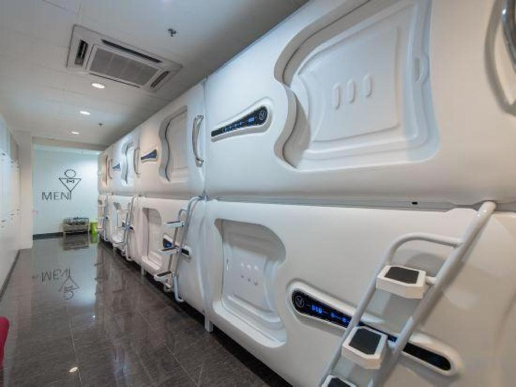 Spot On 89726 Capsule Inn Кота Кинабалу Екстериор снимка